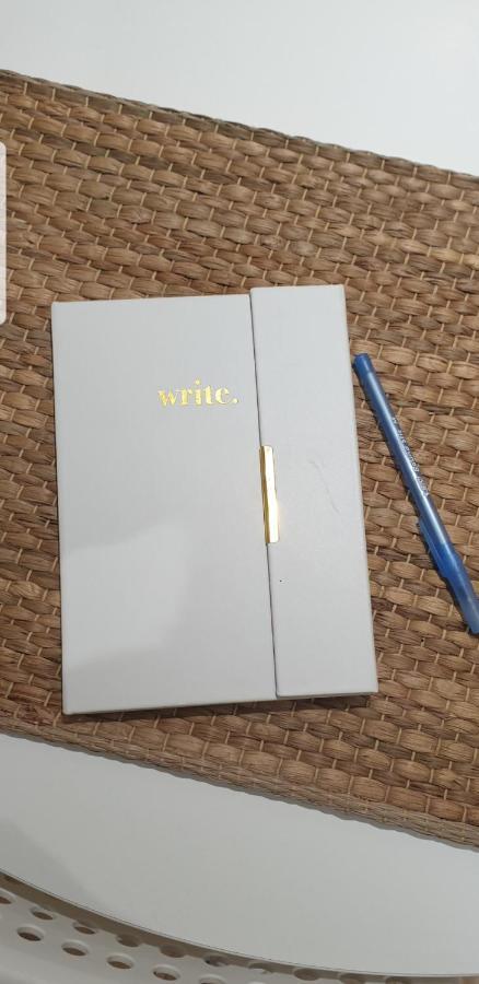 Les Lilas 오조아라페리에 외부 사진